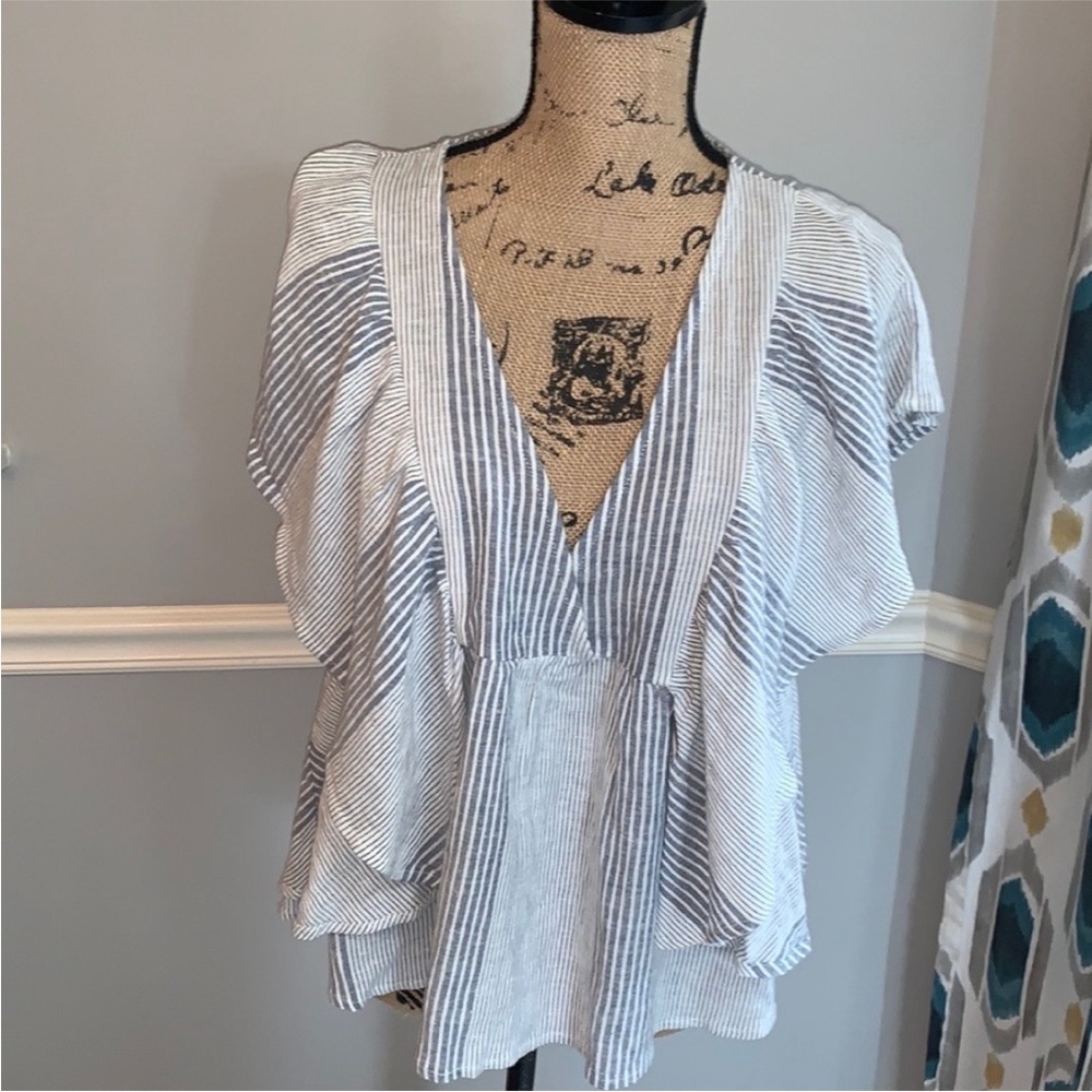 Melrose and Market Ruffle blouse, size S